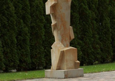 Kiril Kroholev "I can't breathe", homokkő, 170x50x50cm, Pro Arte Munkács szoborpark